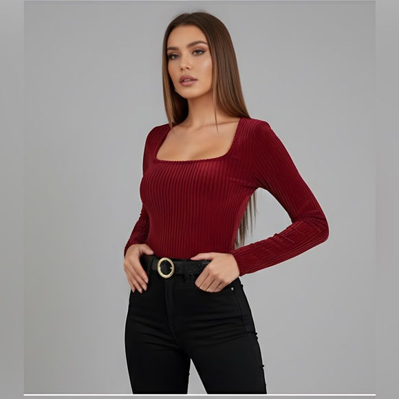 Burgundy Rib-knit Velvet Tee - Picture 2 of 9